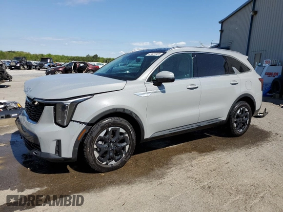 2025 Kia Sorento S z VIN 5XYRL4JC4SG321227, wystawiony jako Copart lot #52421925 z przebiegiem 14 351 mil mil oraz Szkoda całkowita • Salvage title. Historia ofert i sprzedaży dostępna na DreamBid. Obrazek 1.