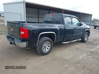 2010 Chevrolet Silverado 1500 LS with VIN 1GCSCREA6AZ245842, listed as a IAAI auction lot 41914724 with 186,952 mi miles. Bid and sale history available at carsss.com. Image 4.
