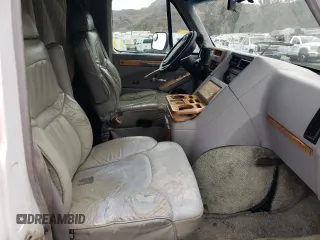 1994 Chevrolet Chevy Van z VIN 1GBEG25K0RF155749, wystawiony jako Copart lot #43805835 z przebiegiem 136 959 mil mil oraz Szkoda całkowita • Salvage title. Historia ofert i sprzedaży dostępna na DreamBid. Obrazek 7.