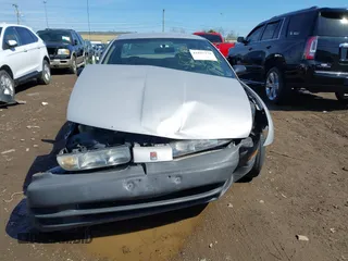 1999 Saturn SL z VIN 1G8ZH5281XZ376254, wystawiony jako IAAI lot #41857372 z przebiegiem 229 836 mil mil oraz . Historia ofert i sprzedaży dostępna na DreamBid. Obrazek 6.