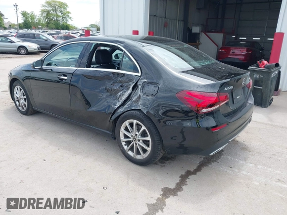 2021 Mercedes-Benz A 220 z VIN W1K3G4FB3MJ278745, wystawiony jako IAAI lot #42386479 z przebiegiem 33 282 mil mil oraz . Historia ofert i sprzedaży dostępna na DreamBid. Obrazek 3.