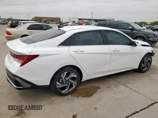 2024 Hyundai Elantra SEL z VIN KMHLS4DG1RU820451, wystawiony jako Copart lot #51041765 z przebiegiem 4 058 mil mil oraz Szkoda całkowita • Salvage title. Historia ofert i sprzedaży dostępna na DreamBid. Obrazek 3.