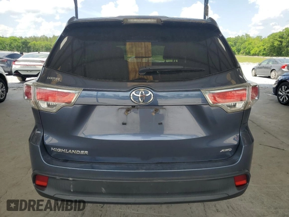 2016 Toyota Highlander LE z VIN 5TDBKRFH3GS331182, wystawiony jako Copart lot #55028355 z przebiegiem 118 462 mil mil oraz Szkoda całkowita • Salvage title. Historia ofert i sprzedaży dostępna na DreamBid. Obrazek 6.