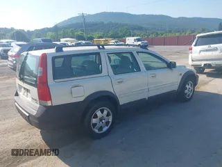 2001 Volvo V70 with VIN YV1SZ58D711043453, listed as a IAAI auction lot 42538391 with 143,032 mi miles and . Bid and sale history available at DreamBid. Image 4.