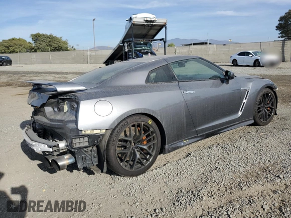 2017 Nissan GT-R Premium z VIN JN1AR5EF0HM820283, wystawiony jako Copart lot #80291674 z przebiegiem 98 489 mil mil oraz Szkoda całkowita • Salvage title. Historia ofert i sprzedaży dostępna na DreamBid. Obrazek 3.