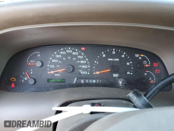 2003 Ford Excursion Limited z VIN 1FMNU43S63EB44315, wystawiony jako Copart lot #83661914 z przebiegiem 265 785 mil mil oraz Czysty tytuł • Clean title. Historia ofert i sprzedaży dostępna na DreamBid. Obrazek 9.