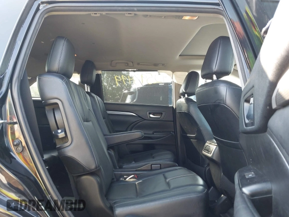 2018 Toyota Highlander SE with VIN 5TDJZRFH7JS868717, listed as a IAAI auction lot 42593499 with 83,533 mi miles and . Bid and sale history available at DreamBid. Image 8.