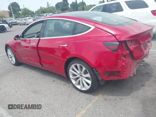 2020 Tesla Model 3 Standard Range Plus z VIN 5YJ3E1EA7LF806266, wystawiony jako IAAI lot #42242694 z przebiegiem 42 044 mil mil oraz . Historia ofert i sprzedaży dostępna na DreamBid. Obrazek 3.