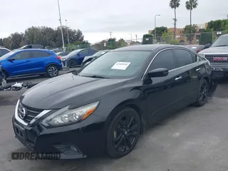 2017 Nissan Altima SV z VIN 1N4AL3AP7HC218462, wystawiony jako IAAI lot #42189510 z przebiegiem 98 426 mil mil oraz . Historia ofert i sprzedaży dostępna na DreamBid. Obrazek 2.