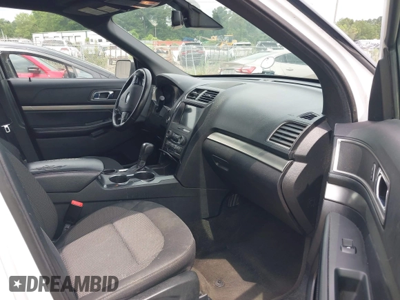 2018 Ford Explorer XLT z VIN 1FM5K7D8XJGA91825, wystawiony jako IAAI lot #42387991 z przebiegiem Nie podano mil oraz . Historia ofert i sprzedaży dostępna na DreamBid. Obrazek 5.