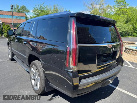 2017 Cadillac Escalade ESV Luxury z VIN 1GYS4HKJ8HR274470, wystawiony jako Copart lot #58011535 z przebiegiem 211 524 mil mil oraz Czysty tytuł • Clean title. Historia ofert i sprzedaży dostępna na DreamBid. Obrazek 2.