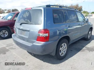 2006 Toyota Highlander z VIN JTEGP21A560104453, wystawiony jako IAAI lot #42266116 z przebiegiem 177 899 mil mil oraz . Historia ofert i sprzedaży dostępna na DreamBid. Obrazek 4.
