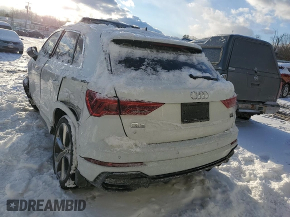 2020 Audi Q3 S line Prestige z VIN WA1FECF37L1033164, wystawiony jako Copart lot #45464835 z przebiegiem Nie podano mil oraz Szkody całkowita. Historia ofert i sprzedaży dostępna na DreamBid. Obrazek 6.