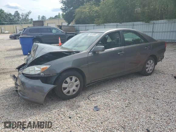 2004 Toyota Camry LE z VIN 4T1BE32K74U848946, wystawiony jako Copart lot #56030995 z przebiegiem Nie podano mil oraz Szkoda całkowita • Salvage title. Historia ofert i sprzedaży dostępna na DreamBid. Obrazek 1.
