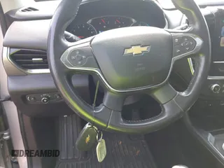2019 Chevrolet Traverse LT z VIN 1GNERHKW7KJ257026, wystawiony jako IAAI lot #42397645 z przebiegiem 78 977 mil mil oraz . Historia ofert i sprzedaży dostępna na DreamBid. Obrazek 11.