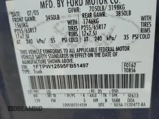 2005 Ford F-150 XLT z VIN 1FTPW12595FB51497, wystawiony jako Copart lot #61016115 z przebiegiem Nie podano mil oraz Szkoda całkowita • Salvage title. Historia ofert i sprzedaży dostępna na DreamBid. Obrazek 12.