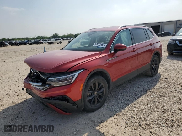2022 Volkswagen Tiguan SE z VIN 3VV3B7AX8NM013029, wystawiony jako Copart lot #50613465 z przebiegiem 47 819 mil mil oraz Szkoda całkowita • Salvage title. Historia ofert i sprzedaży dostępna na DreamBid. Obrazek 1.