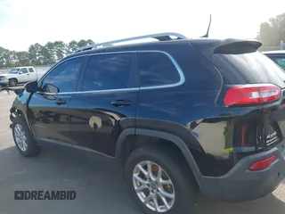 2017 Jeep Cherokee Latitude z VIN 1C4PJMCB0HW637544, wystawiony jako IAAI lot #42737960 z przebiegiem 105 027 mil mil oraz . Historia ofert i sprzedaży dostępna na DreamBid. Obrazek 14.