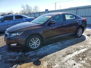 2013 Kia Optima LX z VIN 5XXGM4A72DG210559, wystawiony jako Copart lot #47988235 z przebiegiem 142 915 mil mil oraz Szkoda całkowita • Salvage title. Historia ofert i sprzedaży dostępna na DreamBid. Obrazek 1.