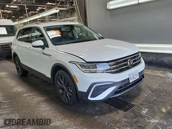 2024 Volkswagen Tiguan SE с VIN 3VV3B7AX0RM096462, выставлен на аукционе IAAI как лот 42844462 с пробегом 33 442 миль миль и . История ставок и продаж доступна на DreamBid. Изображение 2.