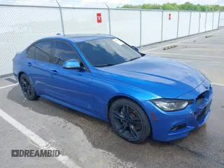 2015 BMW 3 Series 328i xDrive с VIN WBA3B3C57FJ985025, выставлен на аукционе IAAI как лот 42140398 с пробегом 134 643 миль миль и . История ставок и продаж доступна на DreamBid. Изображение 1.