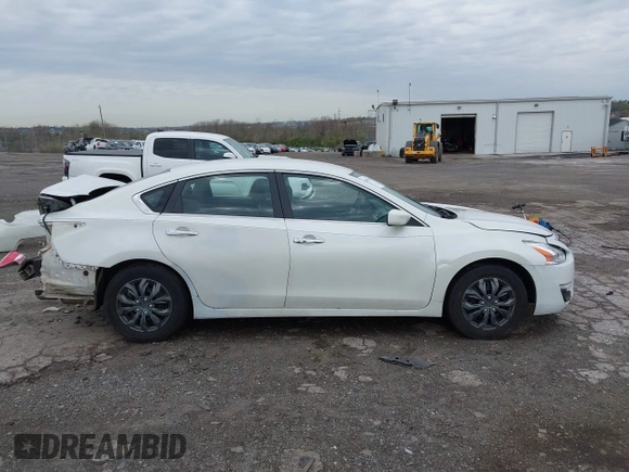 2014 Nissan Altima SV with VIN 1N4AL3AP7EC141832, listed as a IAAI auction lot 42019574 with 124,802 mi miles and . Bid and sale history available at carsss.com. Image 13.