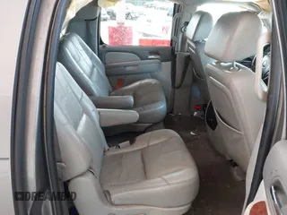 2007 Chevrolet Suburban LT с VIN 3GNFC16047G158109, выставлен на аукционе IAAI как лот 42607596 с пробегом 399 118 миль миль и . История ставок и продаж доступна на DreamBid. Изображение 8.