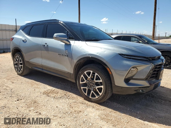 2024 Chevrolet Blazer RS z VIN 3GNKBERS8RS181723, wystawiony jako Copart lot #55898855 z przebiegiem 18 349 mil mil oraz Szkoda całkowita • Salvage title. Historia ofert i sprzedaży dostępna na DreamBid. Obrazek 4.
