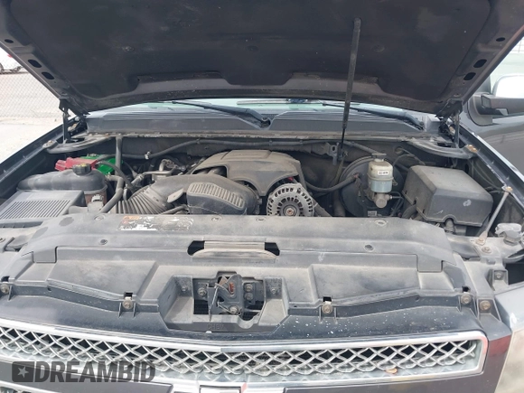 2011 Chevrolet Suburban LT with VIN 1GNSCJE03BR255374, listed as a IAAI auction lot 41909327 with 279,698 mi miles. Bid and sale history available at carsss.com. Image 10.