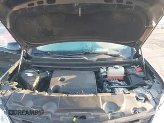 2020 Chevrolet Traverse LS z VIN 1GNERFKW9LJ127710, wystawiony jako IAAI lot #42006930 z przebiegiem Nie podano mil oraz . Historia ofert i sprzedaży dostępna na DreamBid. Obrazek 10.