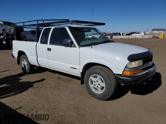 2002 Chevrolet S-10 LS with VIN 1GCDT19W328211770, listed as a Copart auction lot 44486925 with 129,316 mi miles and Salvage Title. Bid and sale history available at carsss.com. Image 4.