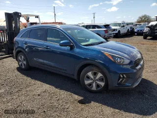 2022 Kia Niro LXS SE with VIN KNDCB3LC6N5500771, listed as a Copart auction lot 43725775 with 30,487 mi miles and Salvage Title. Bid and sale history available at carsss.com. Image 4.