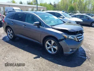 2015 Toyota Venza XLE with VIN 4T3BK3BB4FU117703, listed as a IAAI auction lot 42028684 with 139,639 mi miles. Bid and sale history available at carsss.com. Image 1.