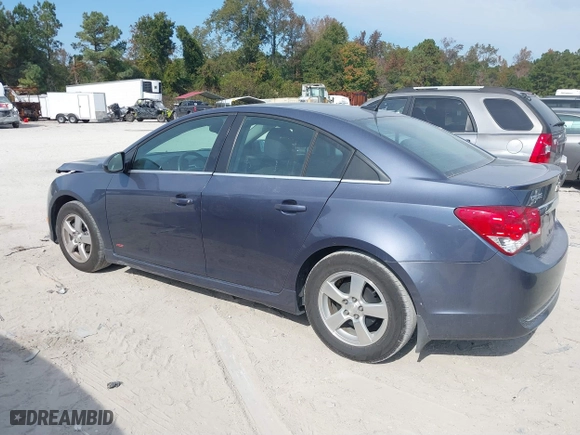 2014 Chevrolet Cruze 1LT with VIN 1G1PC5SB3E7203425, listed as a IAAI auction lot 38003251 with 167,575 mi miles. Bid and sale history available at carsss.com. Image 3.