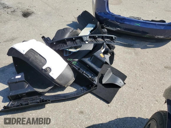 2024 Tesla Model 3 z VIN 5YJ3E1EA2RF846411, wystawiony jako Copart lot #54396985 z przebiegiem 5 162 mil mil oraz Szkoda całkowita • Salvage title. Historia ofert i sprzedaży dostępna na DreamBid. Obrazek 12.