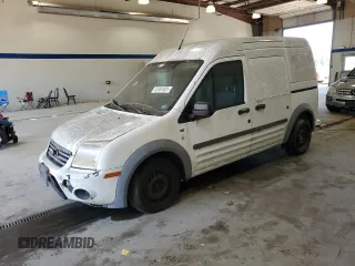 2013 Ford Transit Connect XLT z VIN NM0LS7BN2DT173044, wystawiony jako Copart lot #62451825 z przebiegiem Nie podano mil oraz Czysty tytuł • Clean title. Historia ofert i sprzedaży dostępna na DreamBid. Obrazek 1.