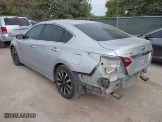 2018 Nissan Altima 2.5 S with VIN 1N4AL3AP8JC102242, listed as a IAAI auction lot 40636075 with 149,677 mi miles. Bid and sale history available at carsss.com. Image 3.