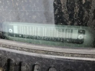 2004 GMC Yukon SLT z VIN 1GKEC13Z84J297911, wystawiony jako Copart lot #48617955 z przebiegiem 173 004 mil mil oraz Szkoda całkowita • Salvage title. Historia ofert i sprzedaży dostępna na DreamBid. Obrazek 16.