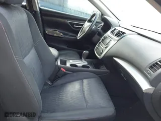 2016 Nissan Altima 2.5 SL with VIN 1N4AL3AP5GC111313, listed as a IAAI auction lot 41535837 with 184,997 mi miles. Bid and sale history available at carsss.com. Image 5.