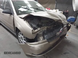 2004 Chevrolet Malibu Maxx LS z VIN 1G1ZT648X4F225779, wystawiony jako IAAI lot #42326744 z przebiegiem 147 803 mil mil oraz . Historia ofert i sprzedaży dostępna na DreamBid. Obrazek 6.