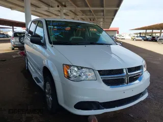 2017 Dodge Grand Caravan SE z VIN 2C4RDGBG0HR848525, wystawiony jako IAAI lot #41789715 z przebiegiem 63 808 mil mil oraz . Historia ofert i sprzedaży dostępna na DreamBid. Obrazek 1.