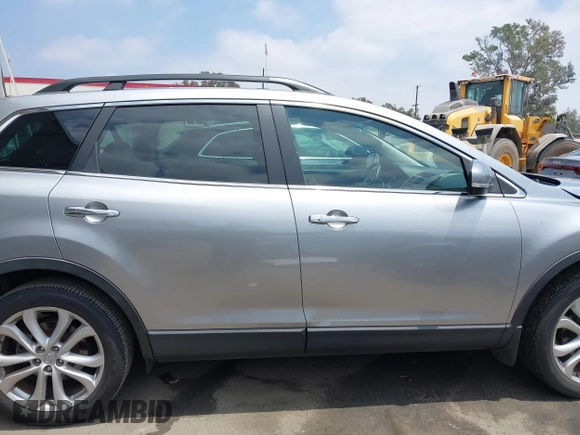 2011 Mazda CX-9 Grand Touring z VIN JM3TB2DA5B0319538, wystawiony jako IAAI lot #42429157 z przebiegiem 88 321 mil mil oraz . Historia ofert i sprzedaży dostępna na DreamBid. Obrazek 14.