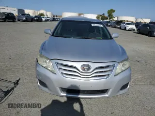 2010 Toyota Camry z VIN 4T1BF3EK0AU006776, wystawiony jako Copart lot #58246615 z przebiegiem 222 002 mil mil oraz Szkoda całkowita • Salvage title. Historia ofert i sprzedaży dostępna na DreamBid. Obrazek 5.