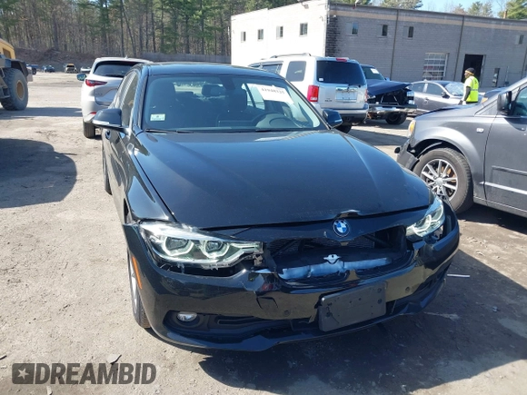 2018 BMW 3 Series 320i xDrive with VIN WBA8A3C53JA489544, listed as a IAAI auction lot 41948325 with 68,322 mi miles and . Bid and sale history available at DreamBid. Image 12.