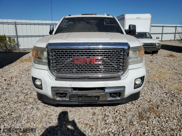 2015 GMC Sierra 3500HD Denali with VIN 1GT424E8XFF668587, listed as a Copart auction lot 87415324 with 125,606 mi miles and Salvage Title. Bid and sale history available at carsss.com. Image 5.