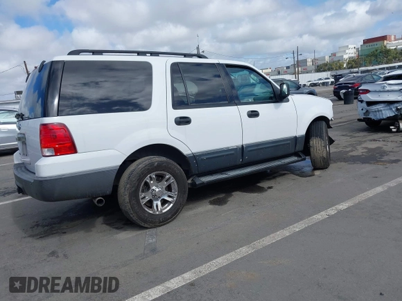 2006 Ford Expedition XLS with VIN 1FMPU13596LA38314, listed as a IAAI auction lot 41577982 with 154,752 mi miles. Bid and sale history available at carsss.com. Image 4.