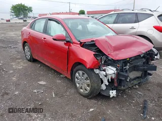 2023 Kia Rio S z VIN 3KPA24AD4PE529122, wystawiony jako IAAI lot #42233214 z przebiegiem 46 038 mil mil oraz . Historia ofert i sprzedaży dostępna na DreamBid. Obrazek 1.