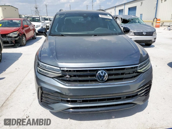 2022 Volkswagen Tiguan SE R-Line Black with VIN 3VVCB7AX6NM065002, listed as a Copart auction lot 50376425 with 30,408 mi miles and Salvage Title. Bid and sale history available at DreamBid. Image 5.