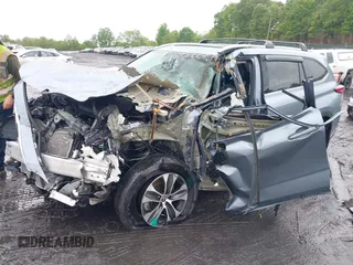 2022 Toyota Highlander XLE with VIN 5TDHZRBH2NS191084, listed as a IAAI auction lot 42329770 with Not provided miles and . Bid and sale history available at DreamBid. Image 2.