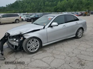 2009 Mercedes-Benz C 300 Sport z VIN WDDGF81X79R059021, wystawiony jako Copart lot #56672715 z przebiegiem 156 627 mil mil oraz Szkoda całkowita • Salvage title. Historia ofert i sprzedaży dostępna na DreamBid. Obrazek 1.